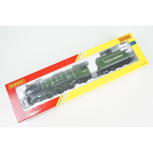 104 - Boxed Hornby OO gauge R3060 Tornado BR Class A1 locomotive and a boxed Hornby 3 Pullman Coach Pack f... 