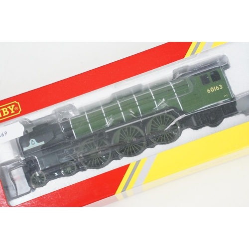 104 - Boxed Hornby OO gauge R3060 Tornado BR Class A1 locomotive and a boxed Hornby 3 Pullman Coach Pack f... 