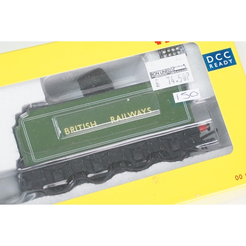 104 - Boxed Hornby OO gauge R3060 Tornado BR Class A1 locomotive and a boxed Hornby 3 Pullman Coach Pack f... 