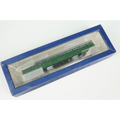 107 - 32 OO gauge rolling stock coaches to include Hornby, Lima, Bachmann etc