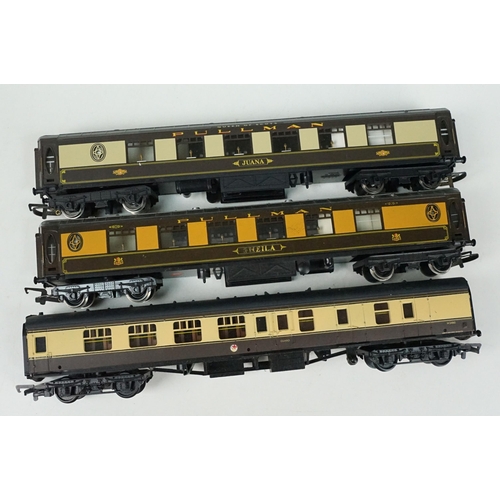 107 - 32 OO gauge rolling stock coaches to include Hornby, Lima, Bachmann etc