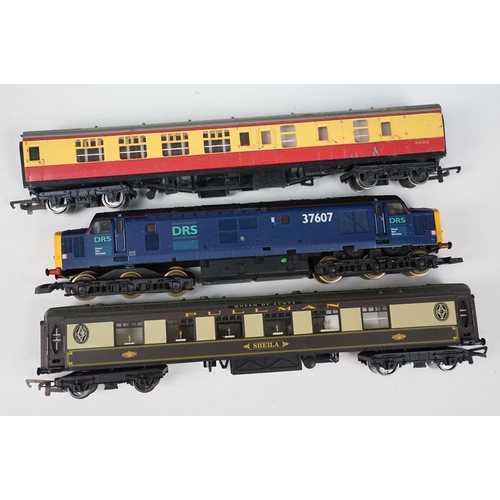 110 - Around 65 OO gauge items of rolling stock to include Hornby, Hornby Dublo, Lima, Triang etc plus 3 x... 