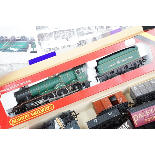 112 - Collection of OO gauge model railway to include boxed Hornby R761 GWR Kneller Hall Locomotive, 15 x ... 