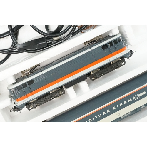 114 - Boxed Lima OO gauge 105800 220 Grand Percorsi train set with SNCF locomotive, 5 x coaches, track and... 