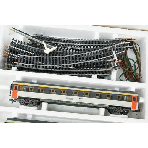 114 - Boxed Lima OO gauge 105800 220 Grand Percorsi train set with SNCF locomotive, 5 x coaches, track and... 