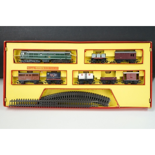 118 - Boxed Triang Hornby OO gauge RS51 The Freightmaster train set, appearing complete with gd box