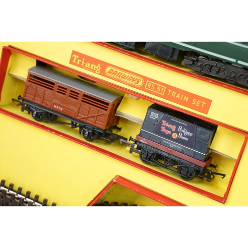 118 - Boxed Triang Hornby OO gauge RS51 The Freightmaster train set, appearing complete with gd box