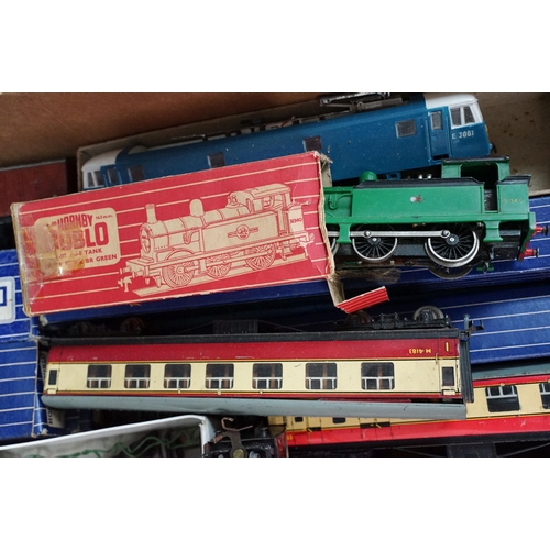 120 - Large quantity of Hornby Dublo model railway to include boxed train set with locomotive, trackside s... 