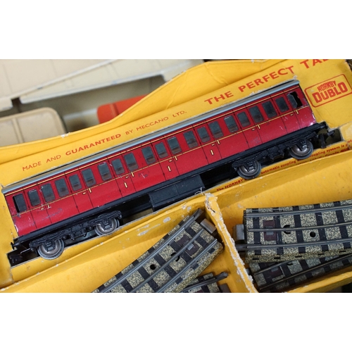 120 - Large quantity of Hornby Dublo model railway to include boxed train set with locomotive, trackside s... 