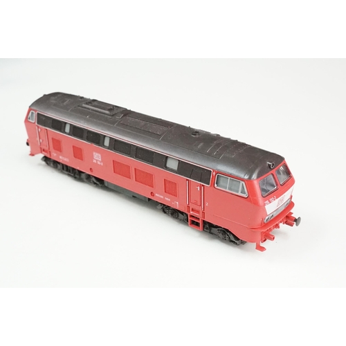 123 - Eight OO / HO gauge locomotives to include Lima Norman Tunna GC, Bachmann E3058, Lima The Queens Own... 