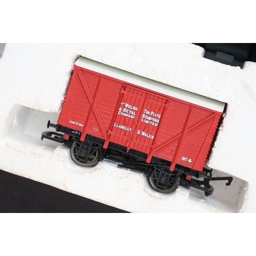 124 - Boxed Hornby OO gauge R1142 Western Passenger train set appearing complete, plus a boxed Hornby R103... 