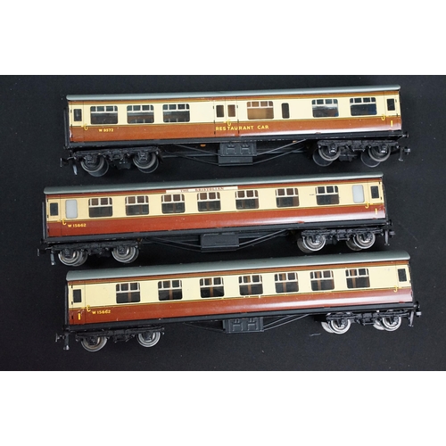 125 - 15 Boxed Hornby Dublo items of rolling stock to include 4620 Breakdown Crane etc plus around 50 x un... 