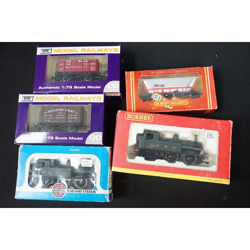 127 - Collection of OO gauge model railway to include boxed Hornby OO gauge R826 Cornish Riviera Express t... 