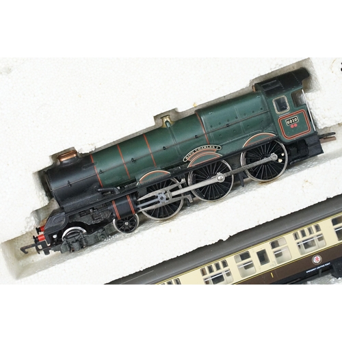 127 - Collection of OO gauge model railway to include boxed Hornby OO gauge R826 Cornish Riviera Express t... 