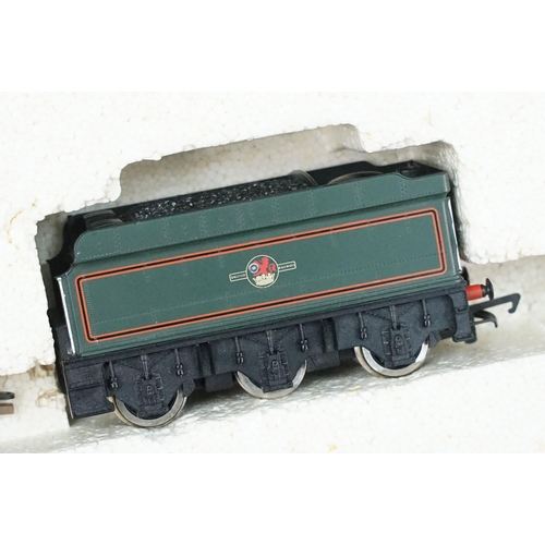 127 - Collection of OO gauge model railway to include boxed Hornby OO gauge R826 Cornish Riviera Express t... 