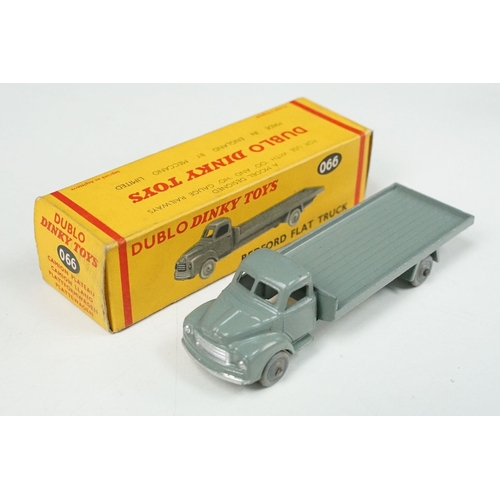 A rare Dublo Dinky Toys 066 Bedford Lorry with hook, M, in correct box