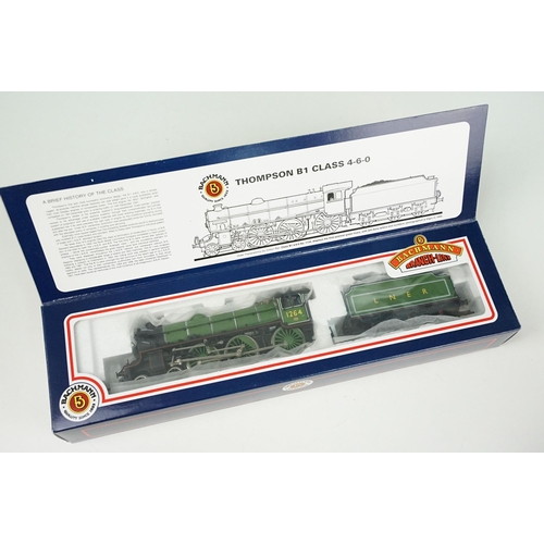 137 - Four boxed Bachmann OO gauge locomotives to include 31825 2-6-0 43XX green, 31-852 J39 64967 BR late... 