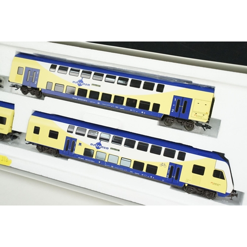 146 - Boxed Trix HO gauge 21246 DB Metronom double deck commuter train set, complete