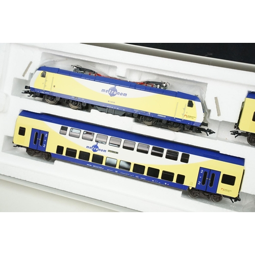 146 - Boxed Trix HO gauge 21246 DB Metronom double deck commuter train set, complete