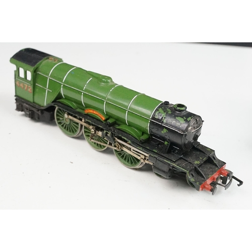 160 - 11 OO gauge locomotives to include Lima D6755, Triang R357 D5572, Triang R850 Flying Scotsman etc