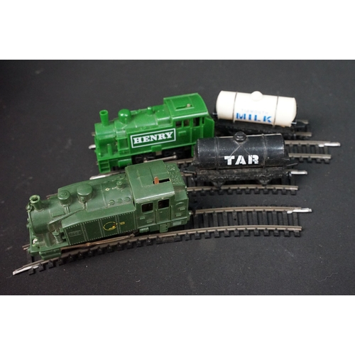 166A - Two boxed Hornby OO gauge train sets to include Thomas the Tank Engine Percy Clockwork set (no key) ... 