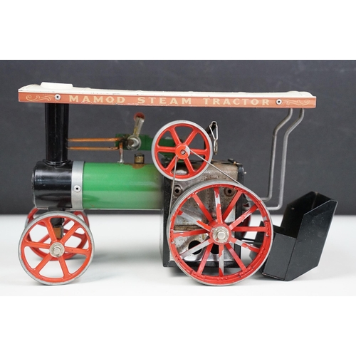 177 - Steam Engine - Boxed Mamod TE1A Steam Tractor Steam Engine, in main body green with red spoked wheel... 