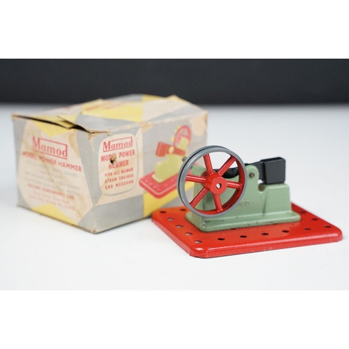 177 - Steam Engine - Boxed Mamod TE1A Steam Tractor Steam Engine, in main body green with red spoked wheel... 