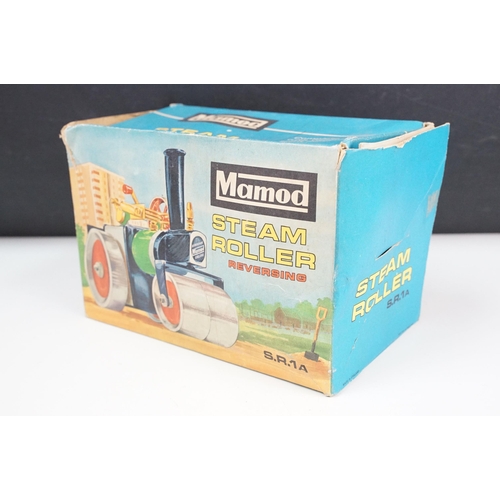 180 - Steam Engine - Boxed Mamod SR1A Steam Roller Reversing Steam Engine, in green body with red wheels, ... 