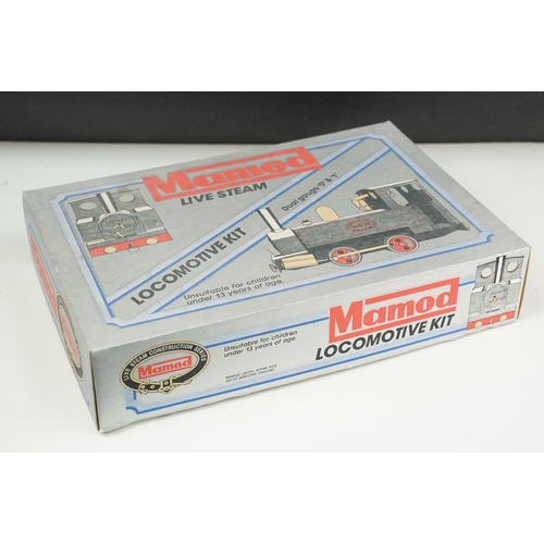 181 - Steam Engine - Mamod Live Steam O & 1 gauge model kit, locomotive built, with box, plus 2 x boxed Ma... 