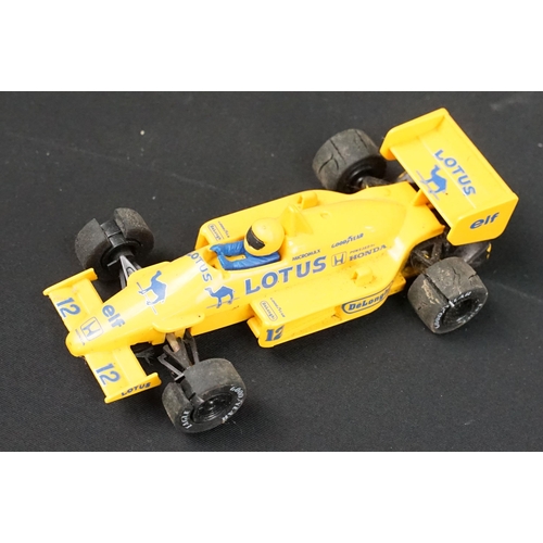 187 - Eight boxed / cased diecast models to include 6 x Heritage Formula One models including 210 Williams... 