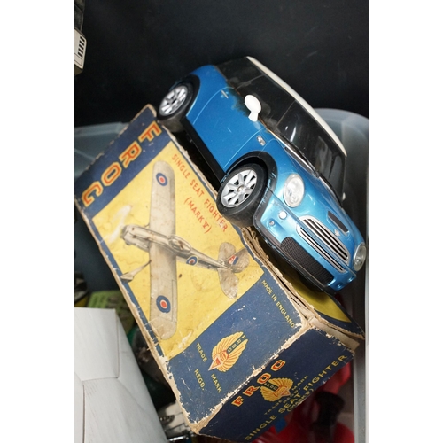 191 - Quantity of toys and collectables to include many plastic robots featuring Empire r/c Power Rangers ... 