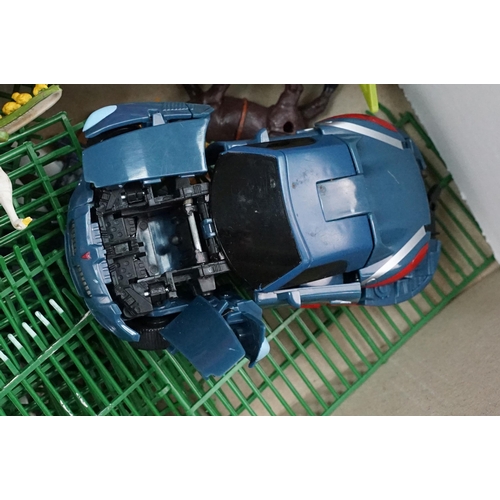 196 - Quantity of mixed plastic animal figures and accessories to include examples from Britains featuring... 