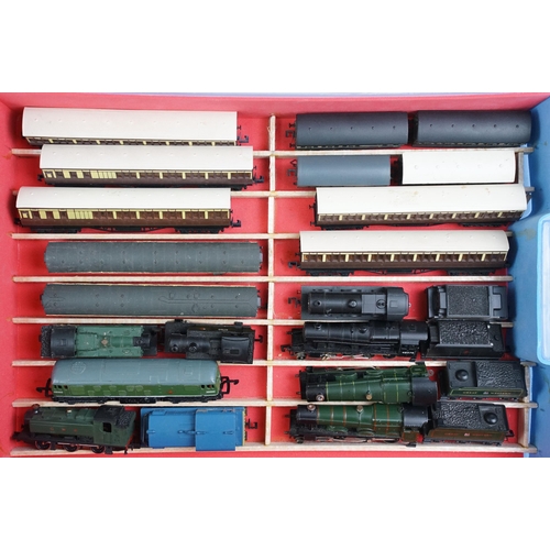 20 - Collection of N gauge model railway to include 9 x locomotives featuring Grafar, Lima and Treble O L... 