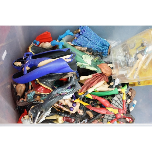 214 - Large quantity of Doctor Who toys to include Revelation Of The Daleks Collectors' Set, The Sontaran ... 