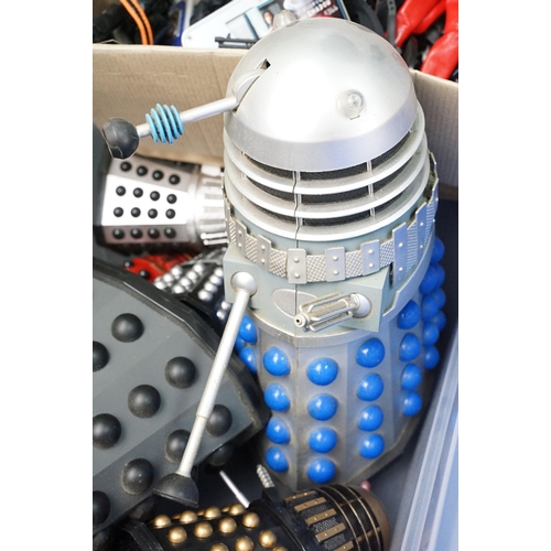 214 - Large quantity of Doctor Who toys to include Revelation Of The Daleks Collectors' Set, The Sontaran ... 