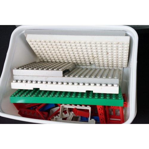 215 - Collection of boxed games to include Motor Chase Across London, Sorry, Dominoes, card games etc plus... 