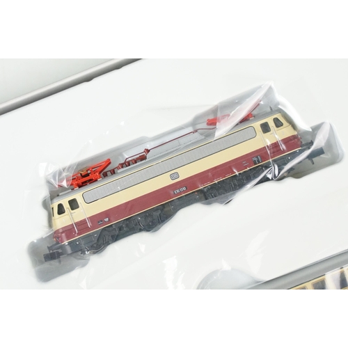 31 - Boxed Trix Minitrix N gauge 11614 Schnellzugset Rheinpfeil Express Train Set, complete