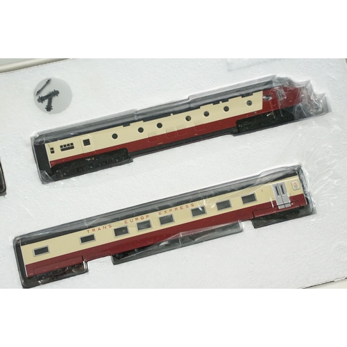 32 - Boxed Trix Minitrix N gauge 12224 Triebwagenzug Class RAm Powered Rail Car Train set, complete