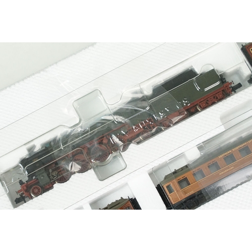 34 - Boxed Fleischmann N gauge 781284 Zugset Pressen Gloria locomotive and coach set, complete