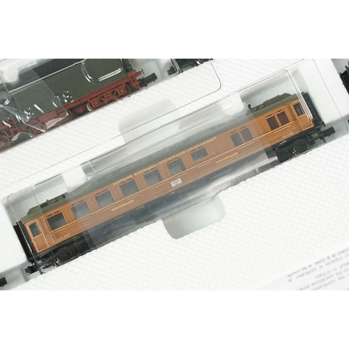 34 - Boxed Fleischmann N gauge 781284 Zugset Pressen Gloria locomotive and coach set, complete