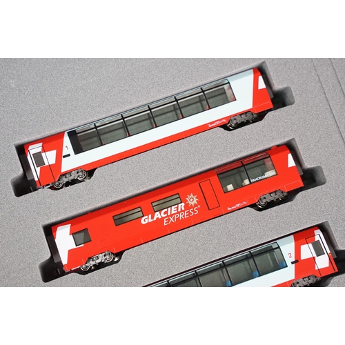 37 - Boxed Kato N gauge 10-1146 Glacier Express 4 Car Add on Set, complete and ex