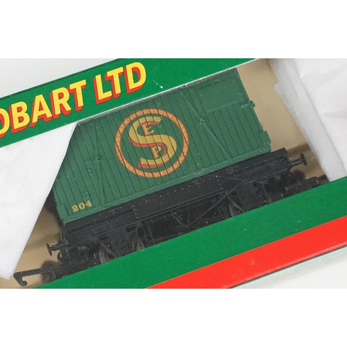 60 - Two boxed Hornby OO gauge Eddie Stobart locomotives to include R2507 Eddie Stobart 0-4-0 Industrial ... 