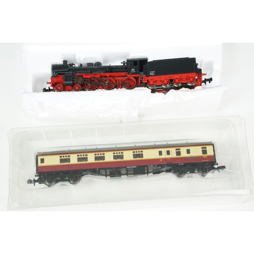 63 - Nine N gauge locomotives featuring Fleischmann 4-6-0 DB black with tender, Kato 644 RB, Arnold 2-10-... 