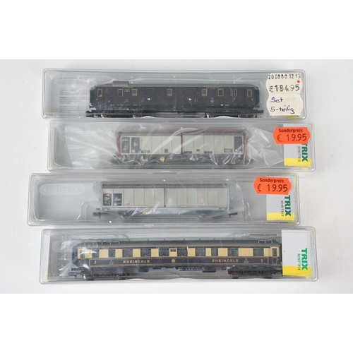 64 - 37 Cased Trix Minitrix N gauge items of rolling stock to include 11038, 15452-03, 15782, 15452-01, 1... 