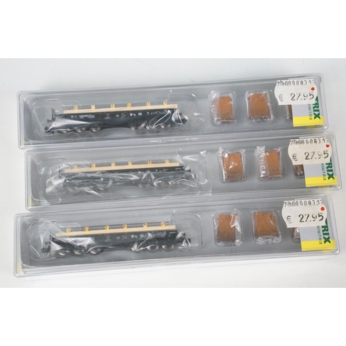 64 - 37 Cased Trix Minitrix N gauge items of rolling stock to include 11038, 15452-03, 15782, 15452-01, 1... 