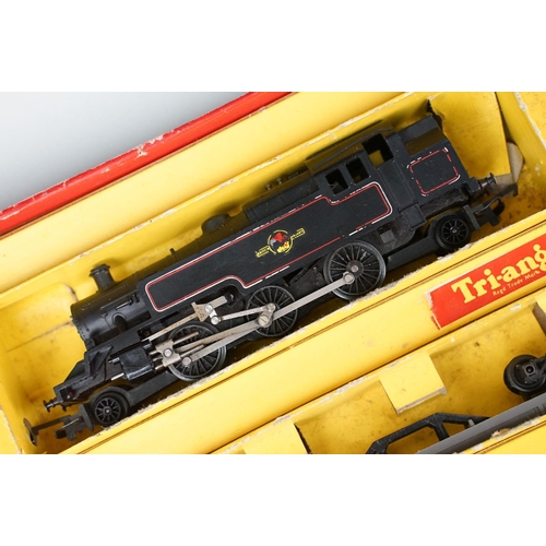 69 - Collection of boxed Triang OO gauge model railway to include R81 Station Set, R3D train set, R357B A... 