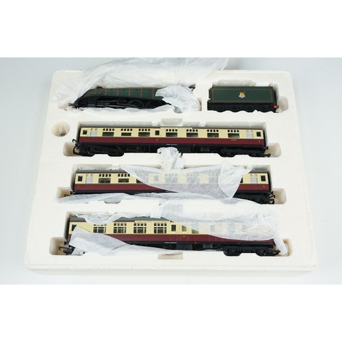 71 - Boxed ltd edn Hornby OO gauge R2089 The Flying Scotsman Train Pack complete with A4 Class locomotive... 