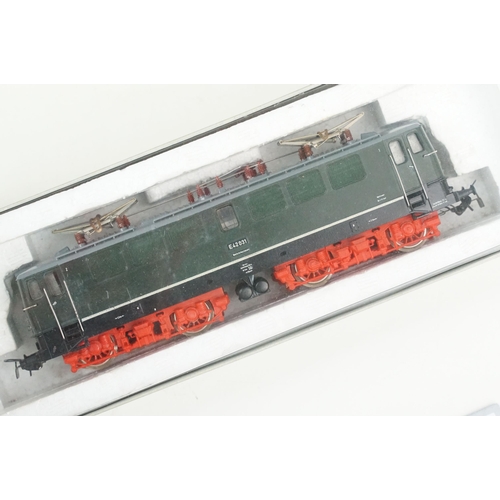 75 - Five boxed Piko HO gauge locomotives to include E42, BR55, BR66, E69 & BR75