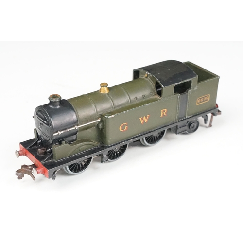 79 - Six Hornby Dublo locomotives to include Bristol Castle, Duchess of Atholl, Silver King, Duchess of M... 