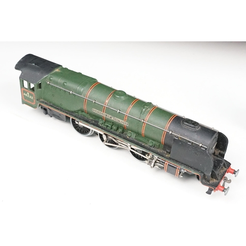 79 - Six Hornby Dublo locomotives to include Bristol Castle, Duchess of Atholl, Silver King, Duchess of M... 